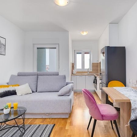 Apartment Roni + Besplatan Parking 扎达尔 外观 照片