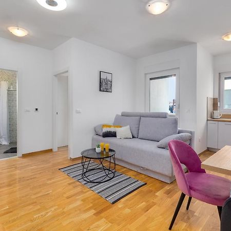 Apartment Roni + Besplatan Parking 扎达尔 外观 照片