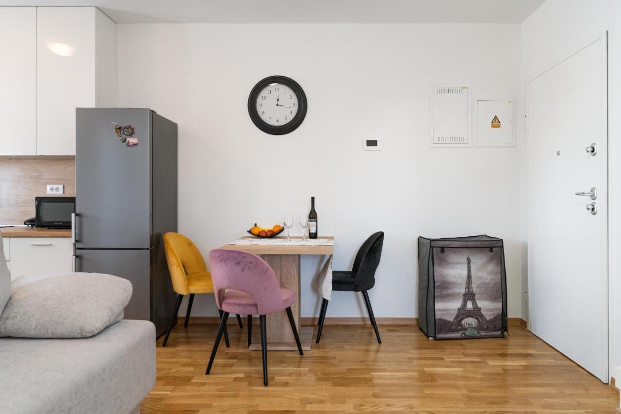 Apartment Roni + Besplatan Parking 扎达尔 外观 照片